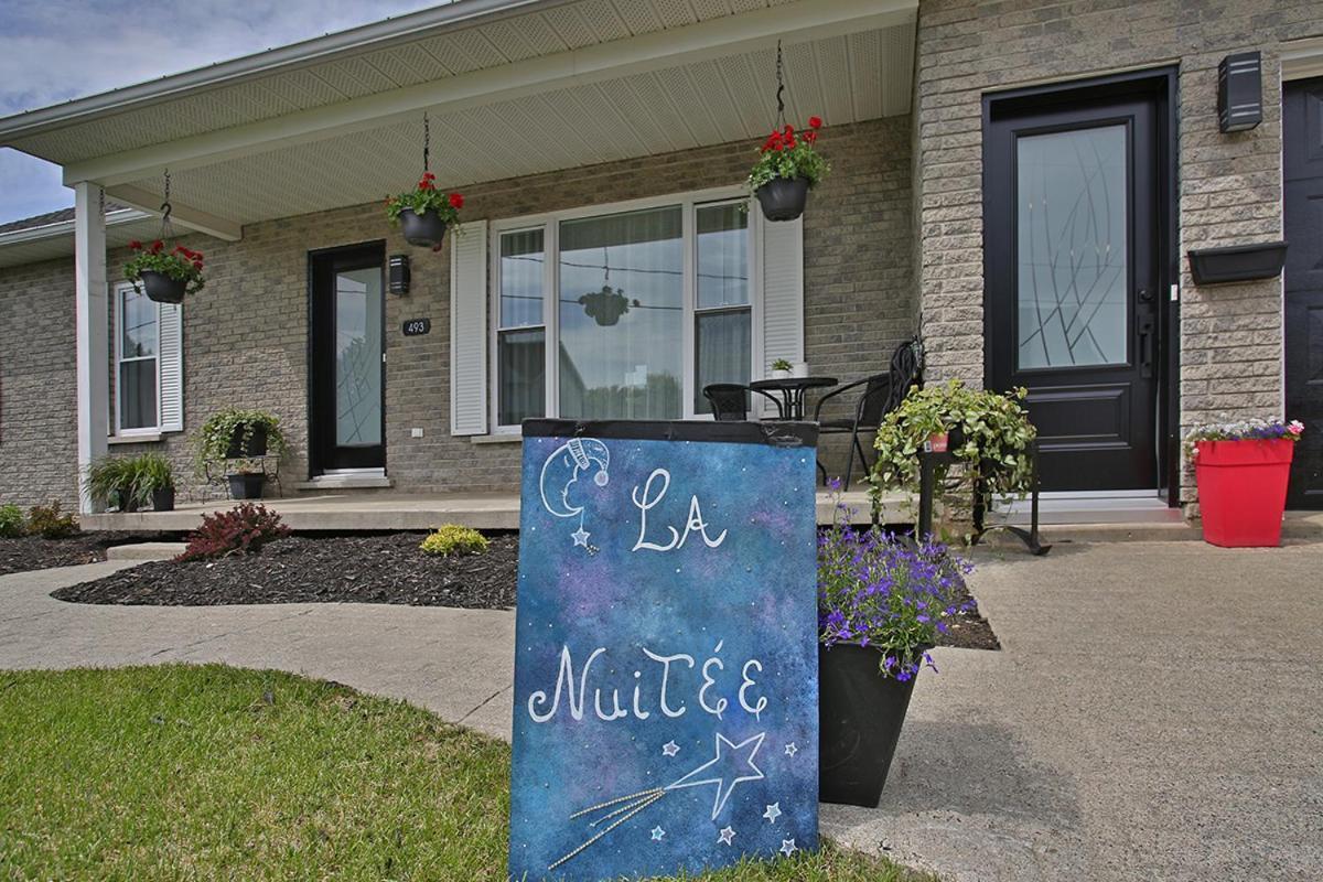 Gite La Nuitee Coaticook Bagian luar foto